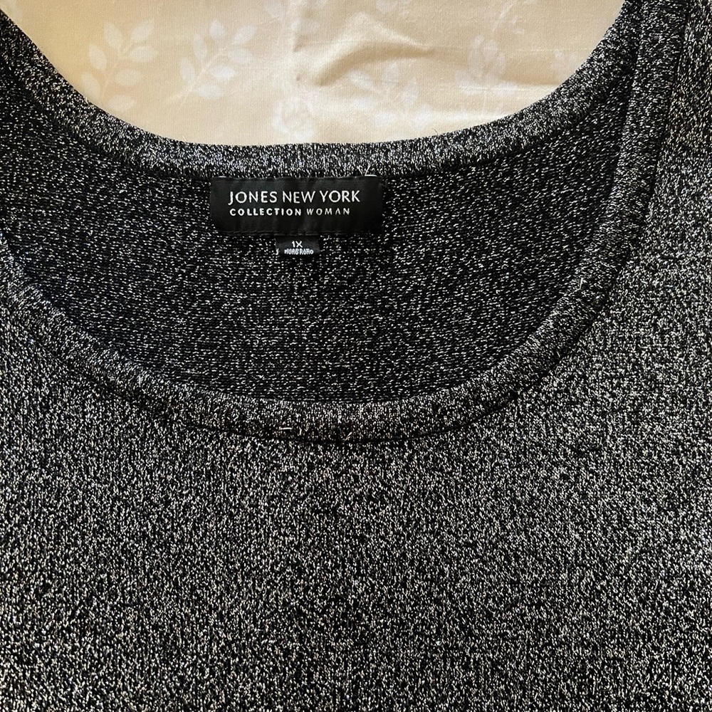 1x Silver/black scoop neck dressy tank top